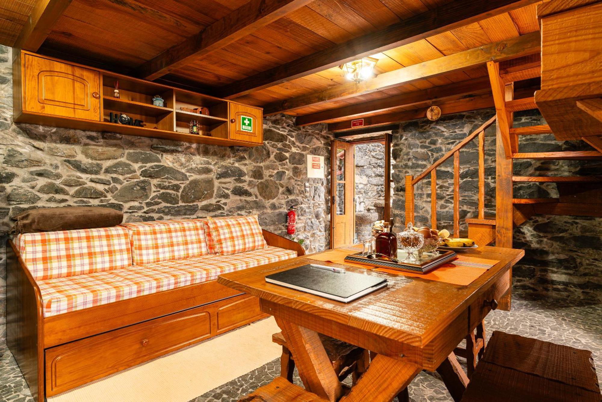 King'S House - Centennial House Ribeira do Raposo Екстериор снимка